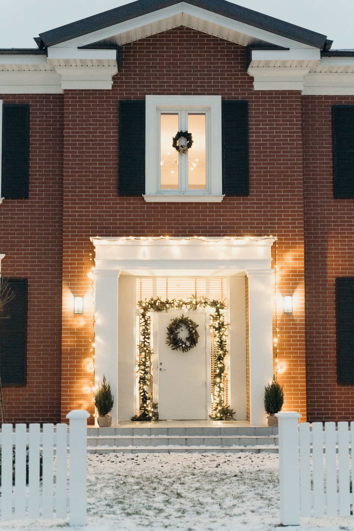 Christmas lights on a home near Belle Meade